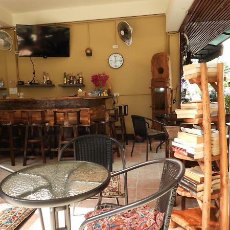 Hotel P'Lyn House à Chiang Mai Extérieur photo