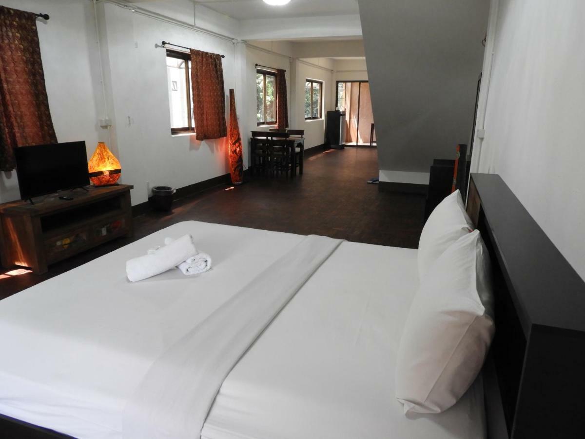 Hotel P'Lyn House à Chiang Mai Extérieur photo