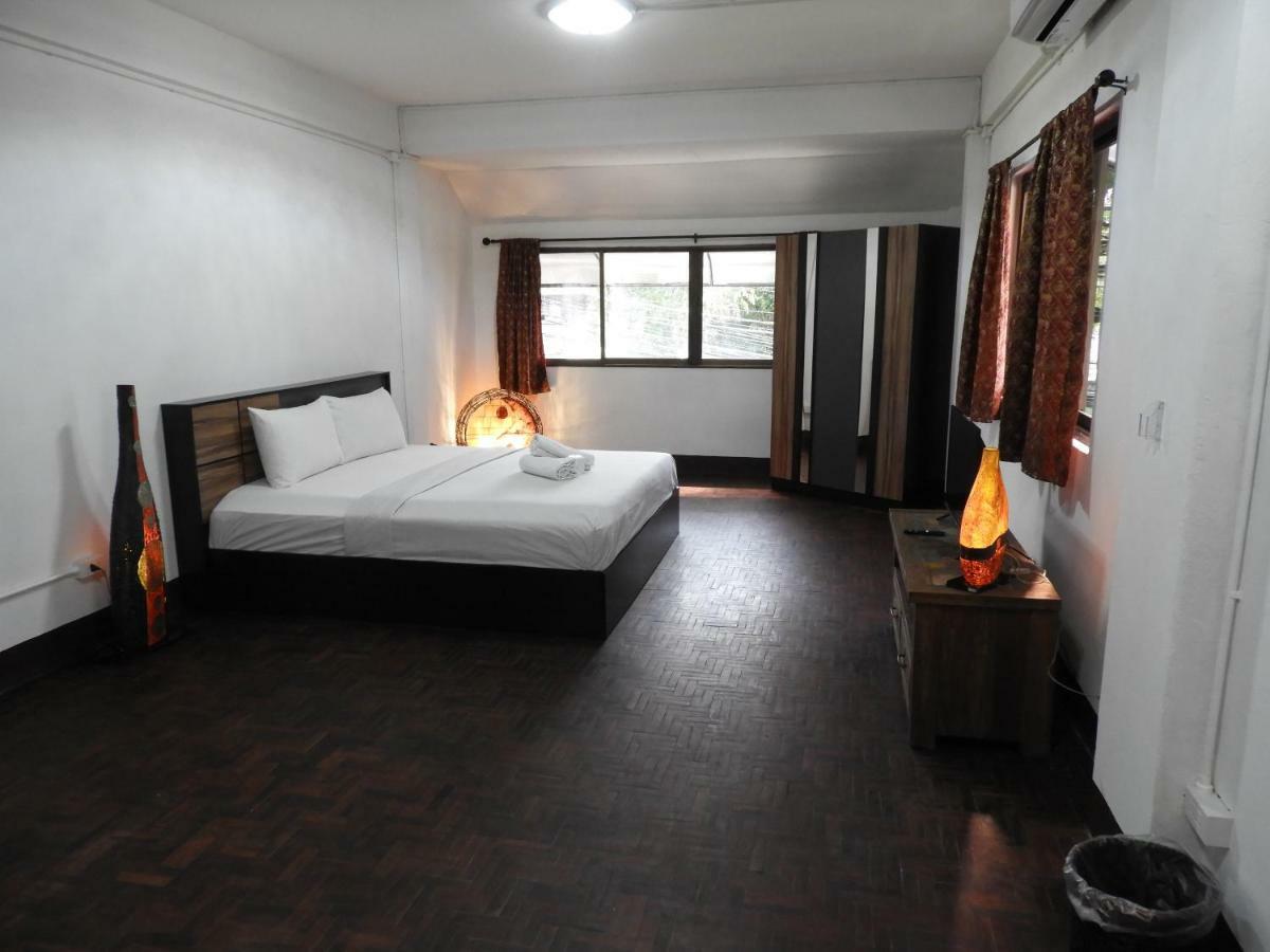 Hotel P'Lyn House à Chiang Mai Extérieur photo