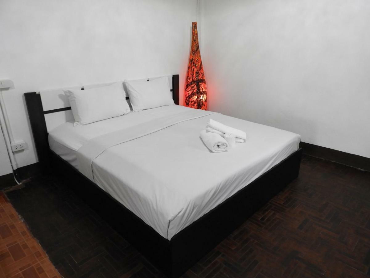 Hotel P'Lyn House à Chiang Mai Extérieur photo